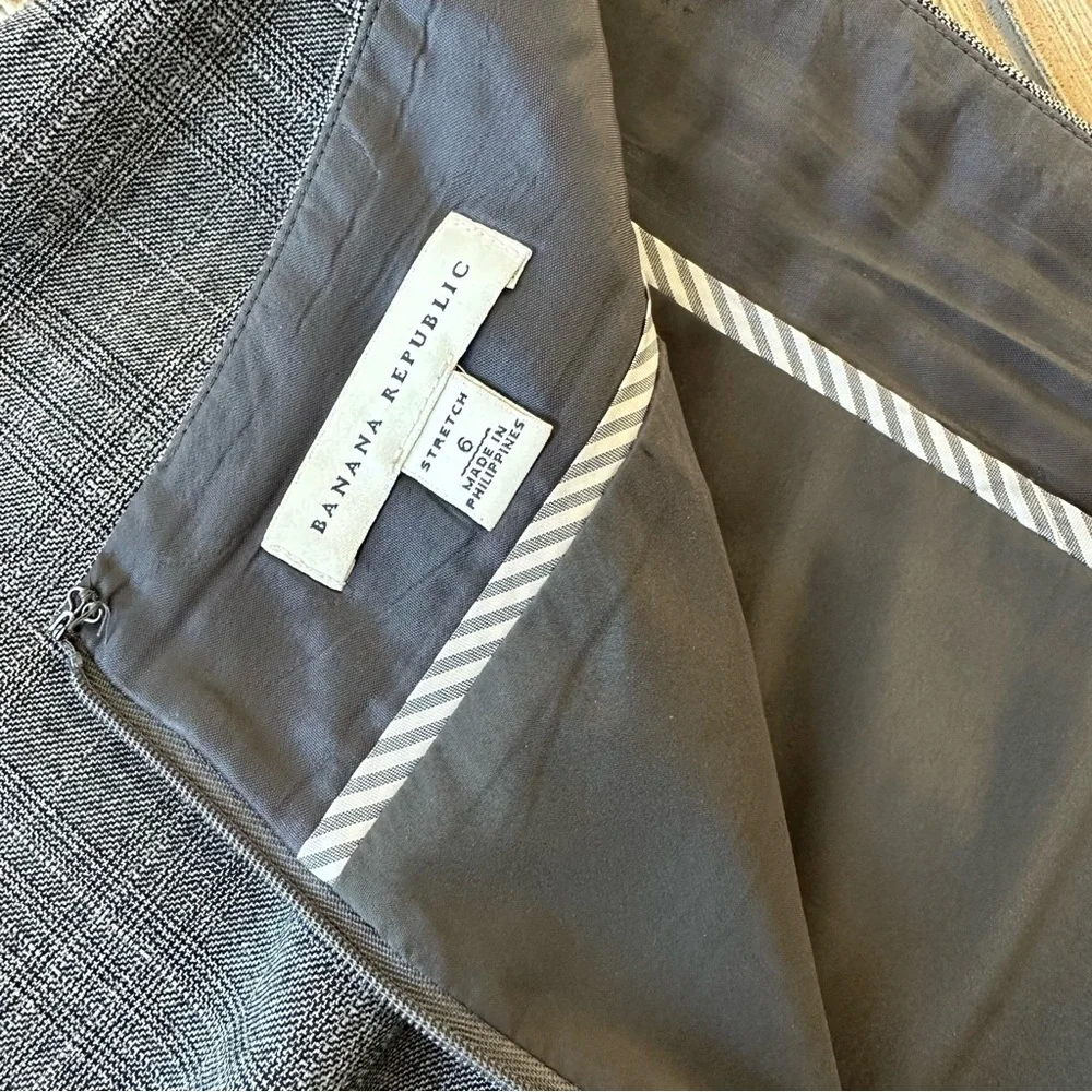 Banana Republic Gray Plaid Pencil Skirt - Picture 5 of 10
